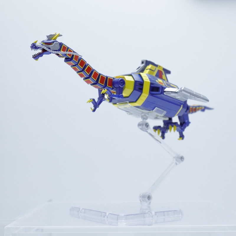 電子星獣ドル。合体時は宇宙船のような形に変形する