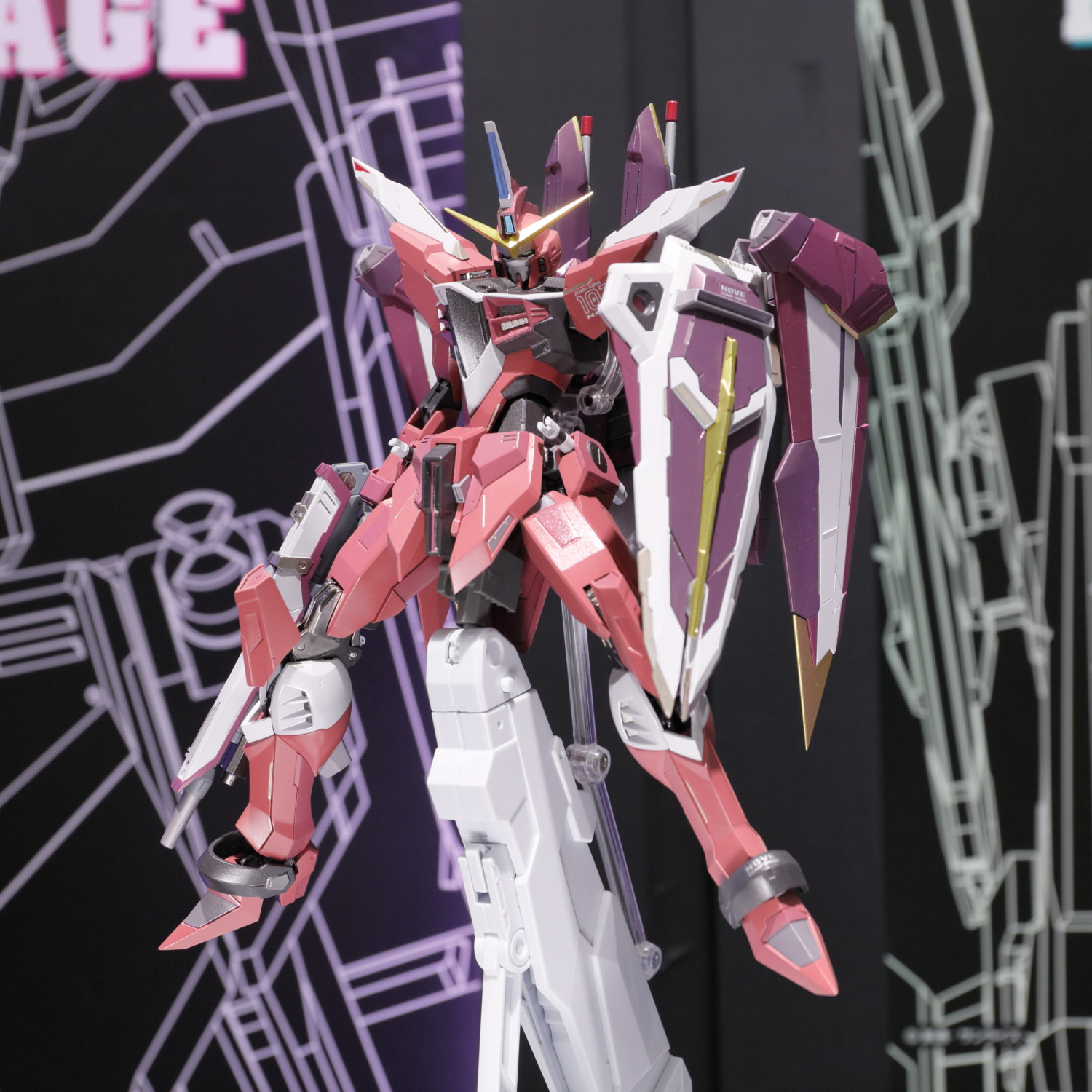 ジャスティスガンダムは参考出品のため価格・発売日は未定。