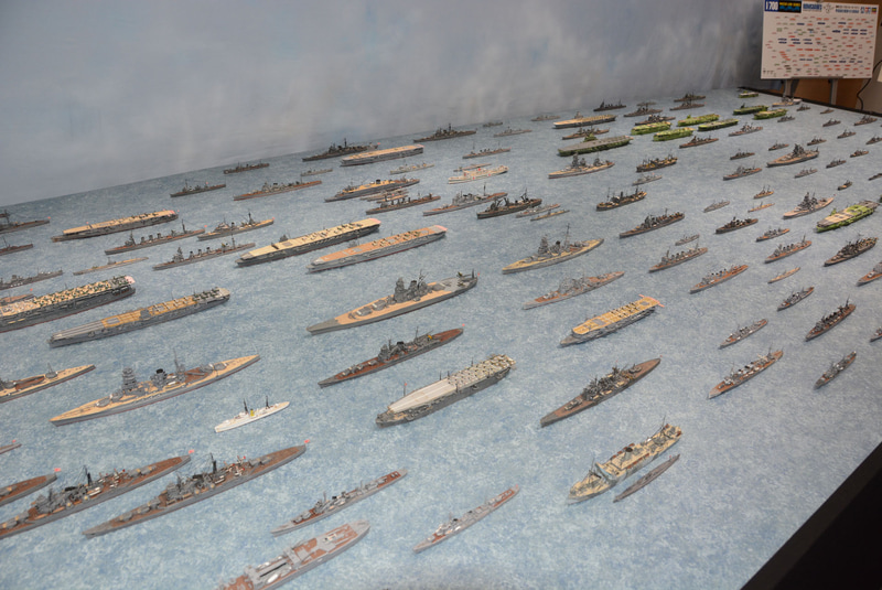 「ろうがんず」が出展した帝国艦隊160隻。話し合いで誰が担当するか決めていったという。大和を石坂氏が手がけたのは「会長だから」とのこと