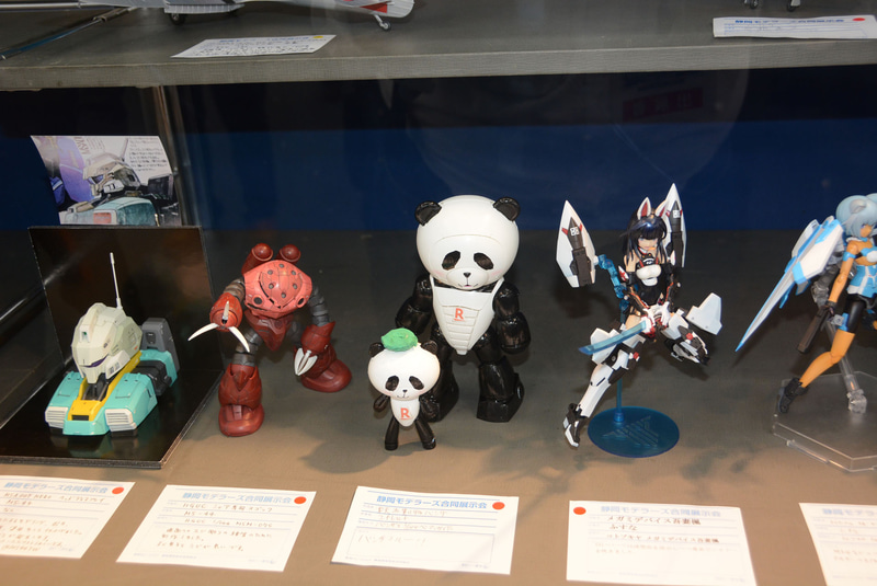 モチーフの幅が非常に広い。異なる世代のメンバーが活動しているのが伝わる