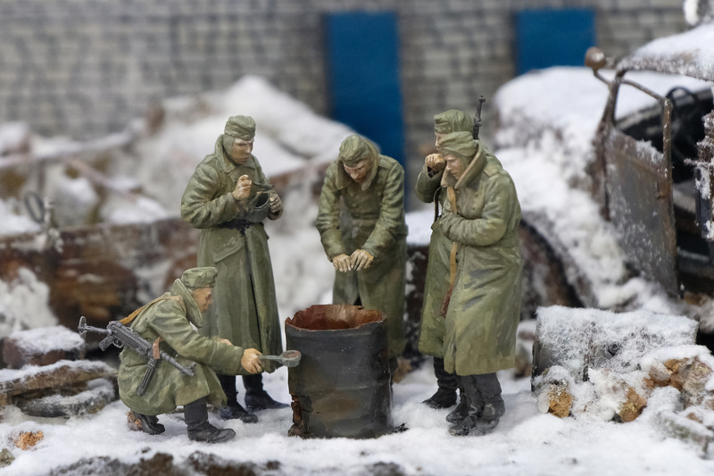 歯の根が合わないといった様子が伝わってくる