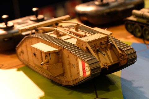 静岡合同展示会】タミヤ1/35RCタンク新製品！ 「T-34/85」が連結式履帯