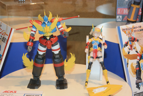 静岡合同展示会】アオシマ、「合体 アトランジャー」の試作品を出展