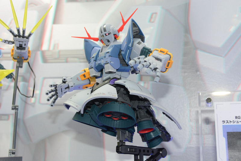 「RG 1/144 ジオング」の完成見本。スカートは広げることで分割され、そこからの情報量が特にすさまじい。「機動戦士ガンダム」における最後のMSとして圧倒的な迫力を持った機体の雰囲気をきちんと再現している