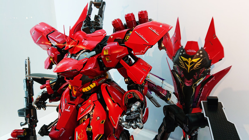 やはりファンネルに目が行く。フラップの開閉や銃口が伸びるギミックがどうなるか期待したい