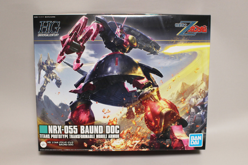 「HGUC 1/144 バウンド・ドック」のパッケージ。店頭でも非常に目立つ大きさだ。パッケージアートは森下直親氏