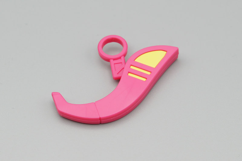 大きいほうのクローは、パーツによって色分けされる