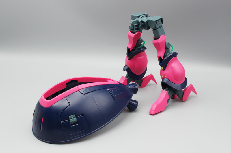 スカートと脚部が完成。この1組でかなりボリュームがある