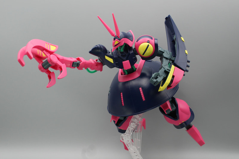 可動範囲も上々で、ディスプレイベースを使えばポージングもさらに豊かになる