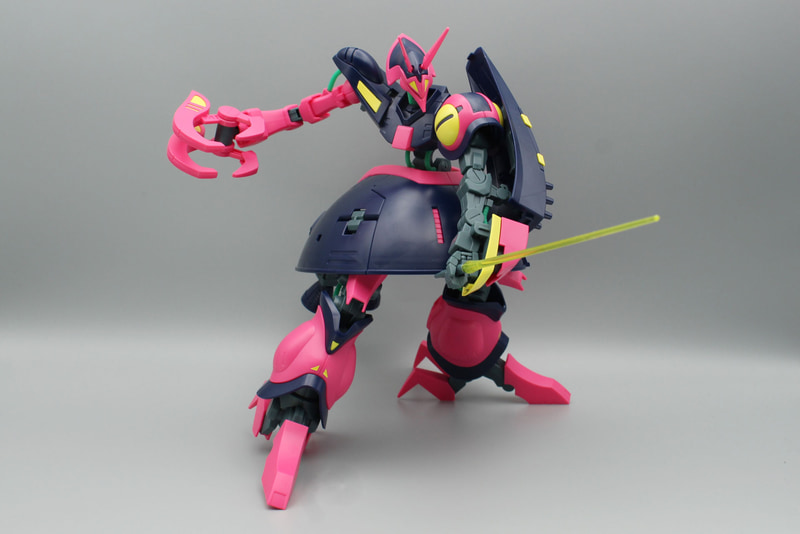 可動範囲も上々で、ディスプレイベースを使えばポージングもさらに豊かになる