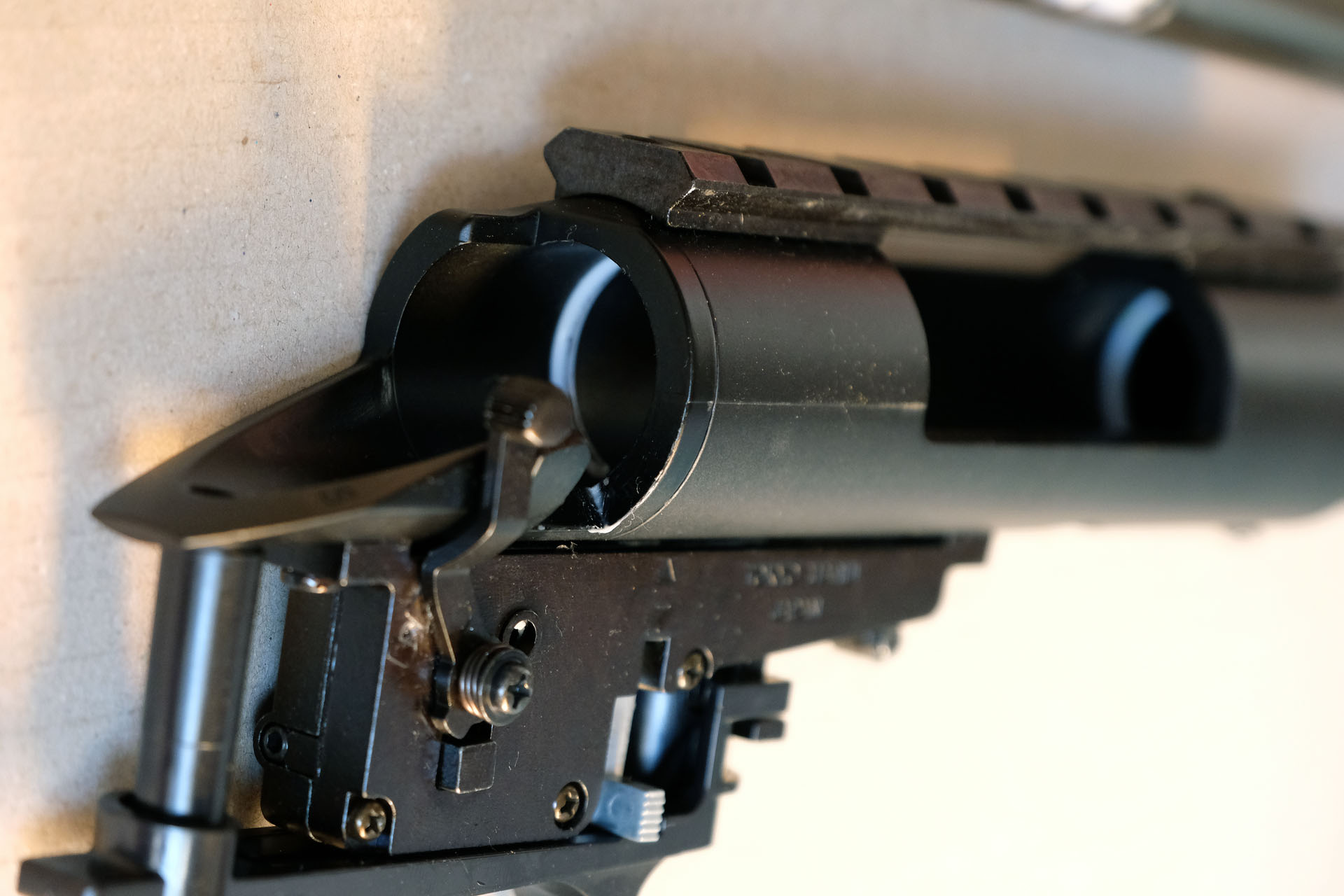 中に見える2本の白い丸いリングが特許技術「シリンダーサポートリング」