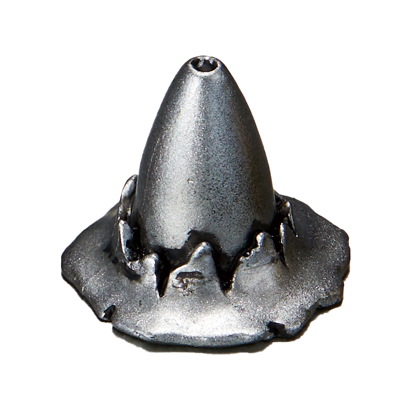 こちらは弾頭が突き出している。身体につけると弾丸が貫通したことになるから注意