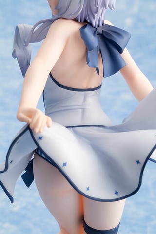 にこっと笑う振り向きざまの表情がかわいい！ 「魔王学院の
