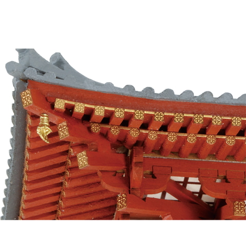 奈良の薬師寺西塔を1/75スケールで再現。ウッディジョーより精密木製