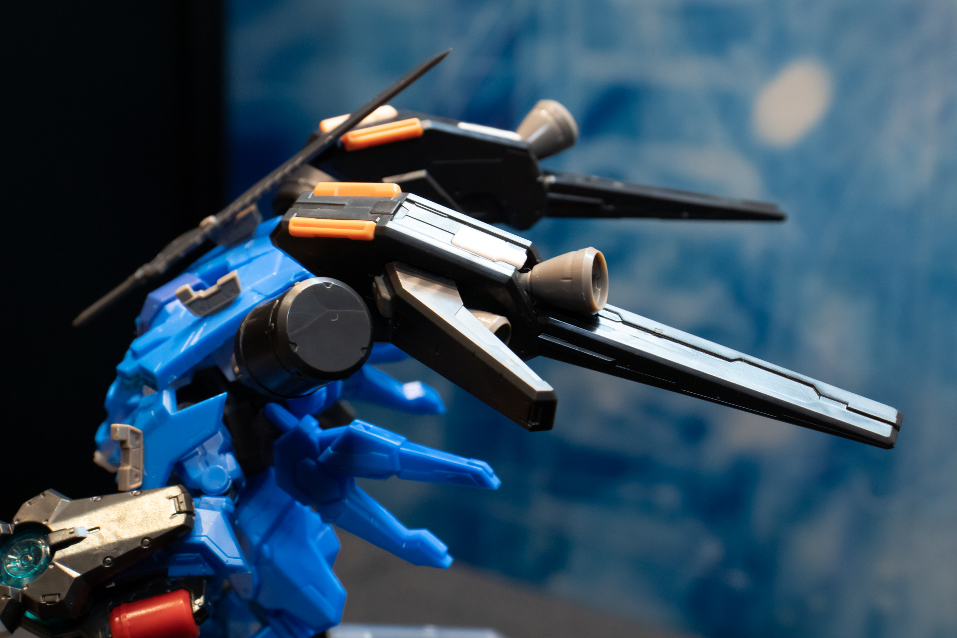 バックパックにはブースターと増槽を追加