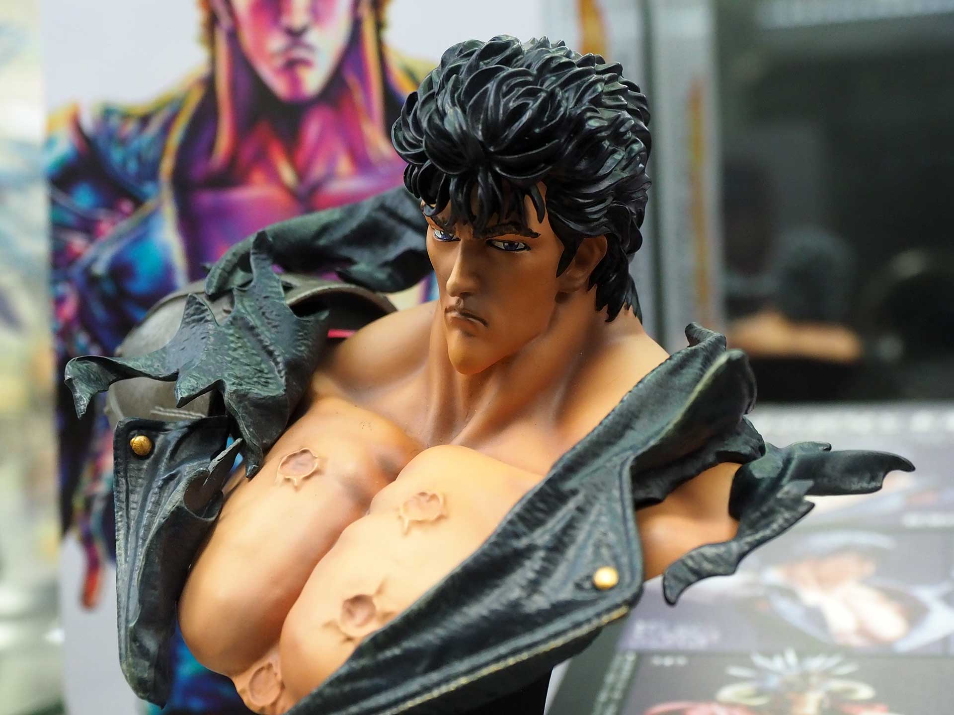 飾ることを前提にした胸像ということもあり、ある程度見る角度は限られる。だが、それでもいろいろと眺めるのは楽しい