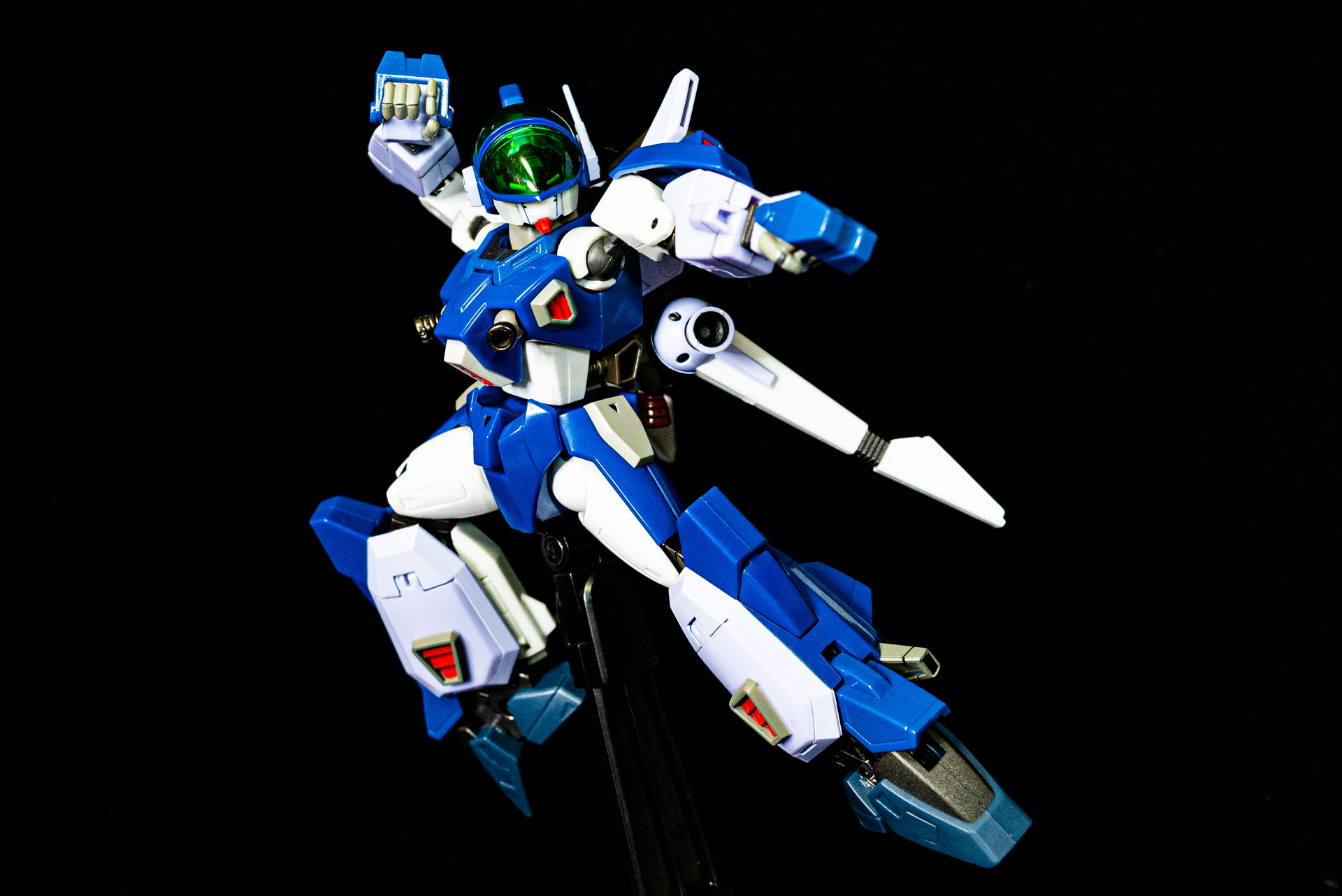 可動を重視したポーズ