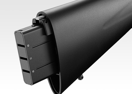 ストック内にガスタンクを内蔵、ガスで発射するのでコッキングは非常に軽く使いやすい