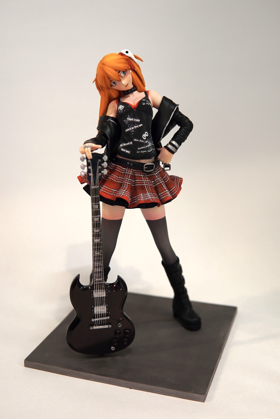 正面より。アスカらしい活発な可愛さかっこよさが表現できたと思います