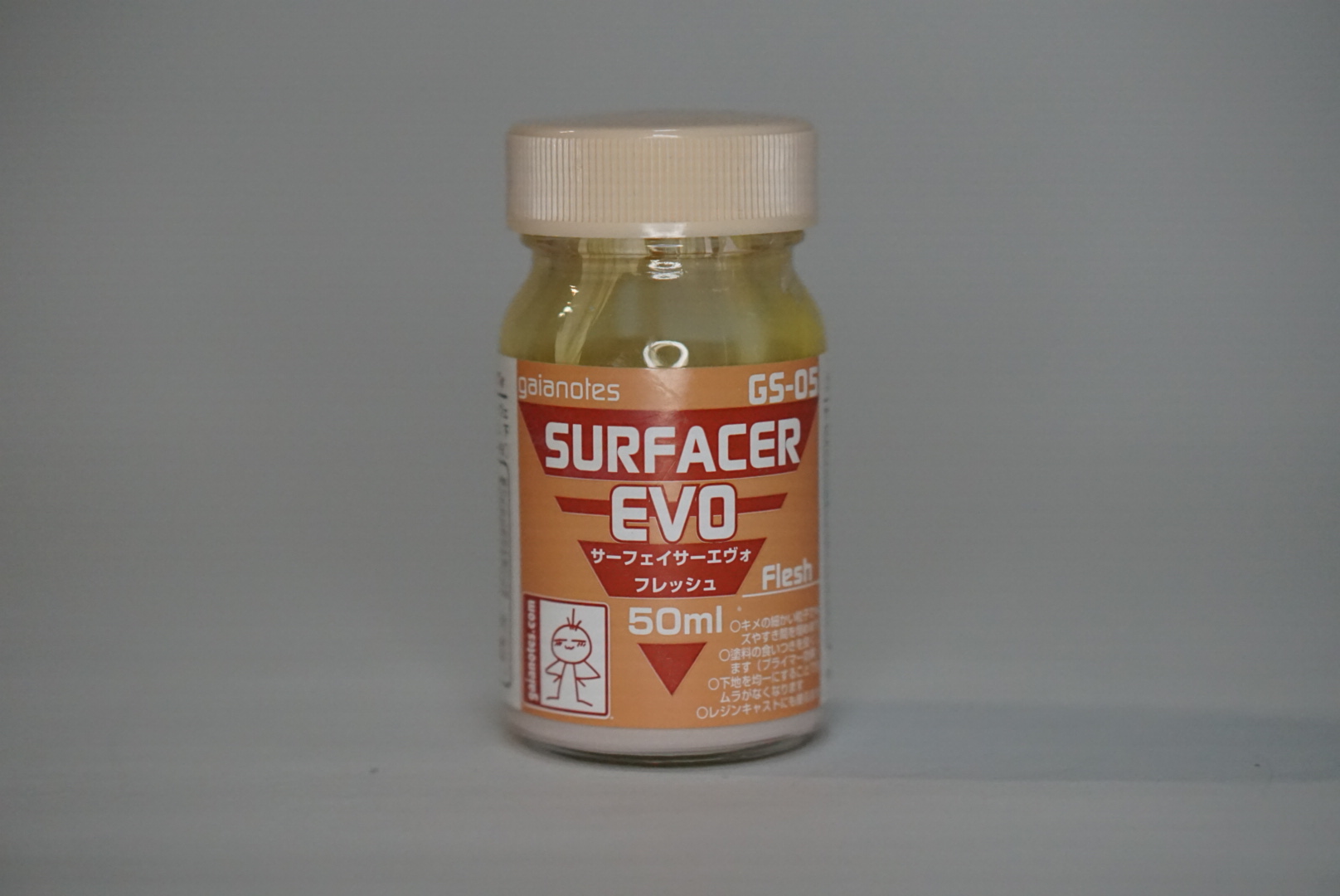ガイアノーツの「サーフェイサーエヴォ　フレッシュ」 600円(税別)