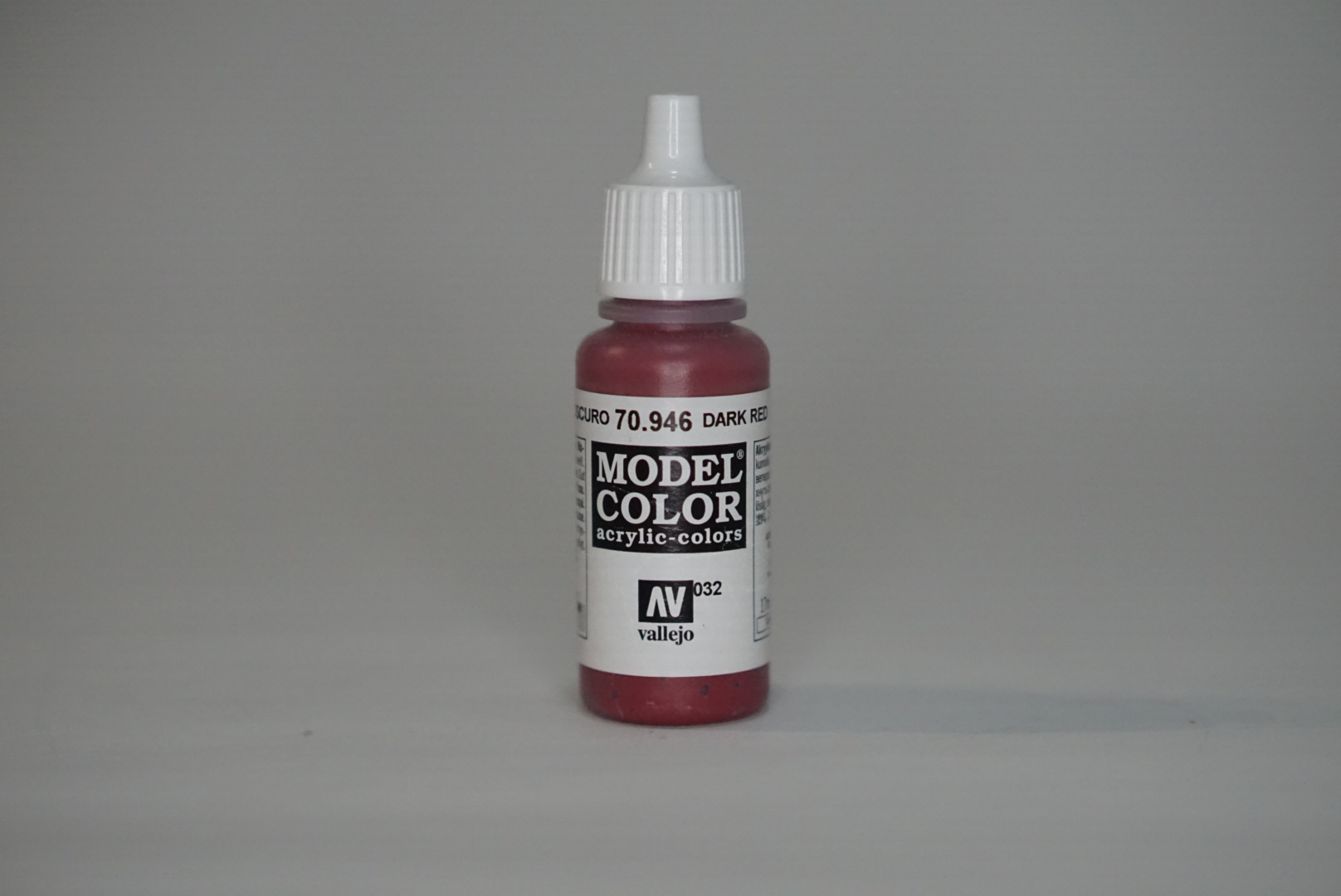 Vallejoのダークレッド　290円(税別)