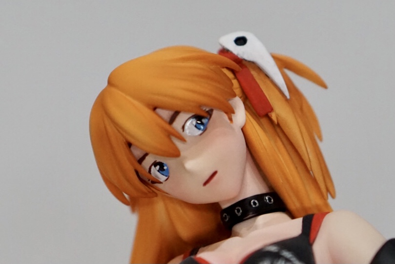 角度や影でアスカの雰囲気が変わります