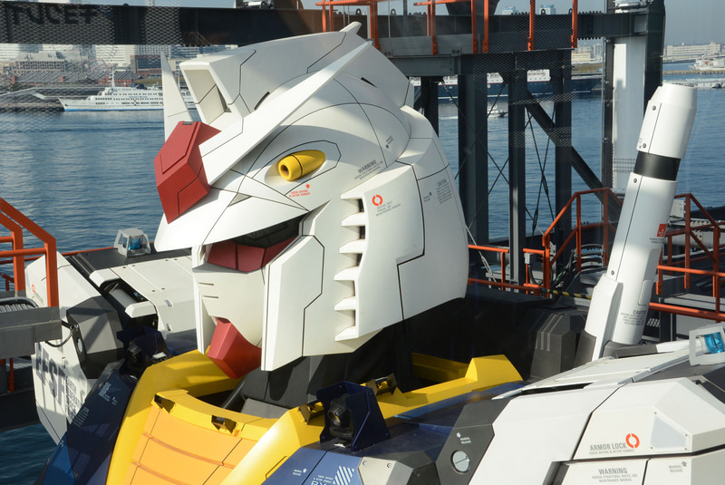 超至近距離で動く実物大ガンダムを見ることができる