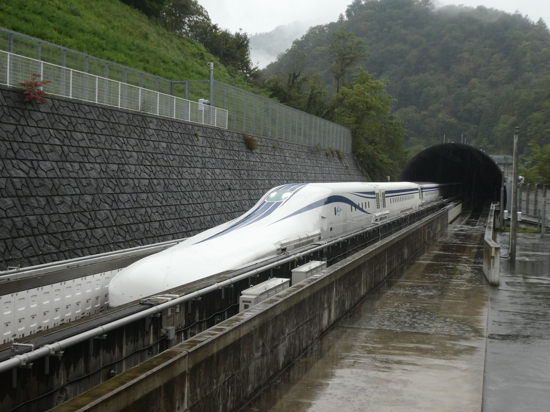 リニア試験車両「L0系」の改良型「950番台」先頭車