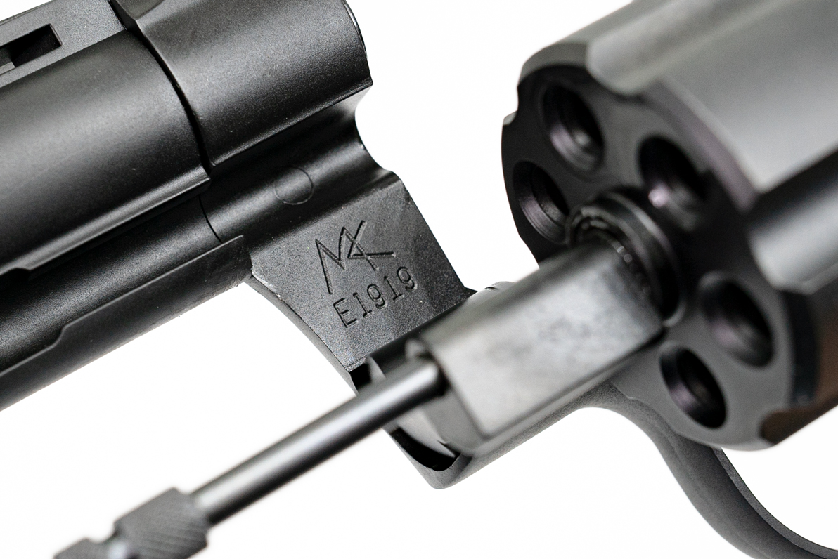 KMのイニシャルを持つ銃を手にできるとは！