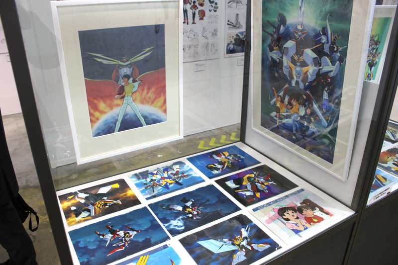 会場の中央にはセル画の展示も