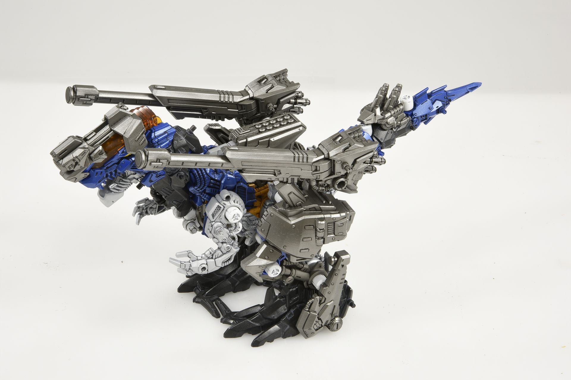 射撃特化のバスターユニット（別売り）装着！