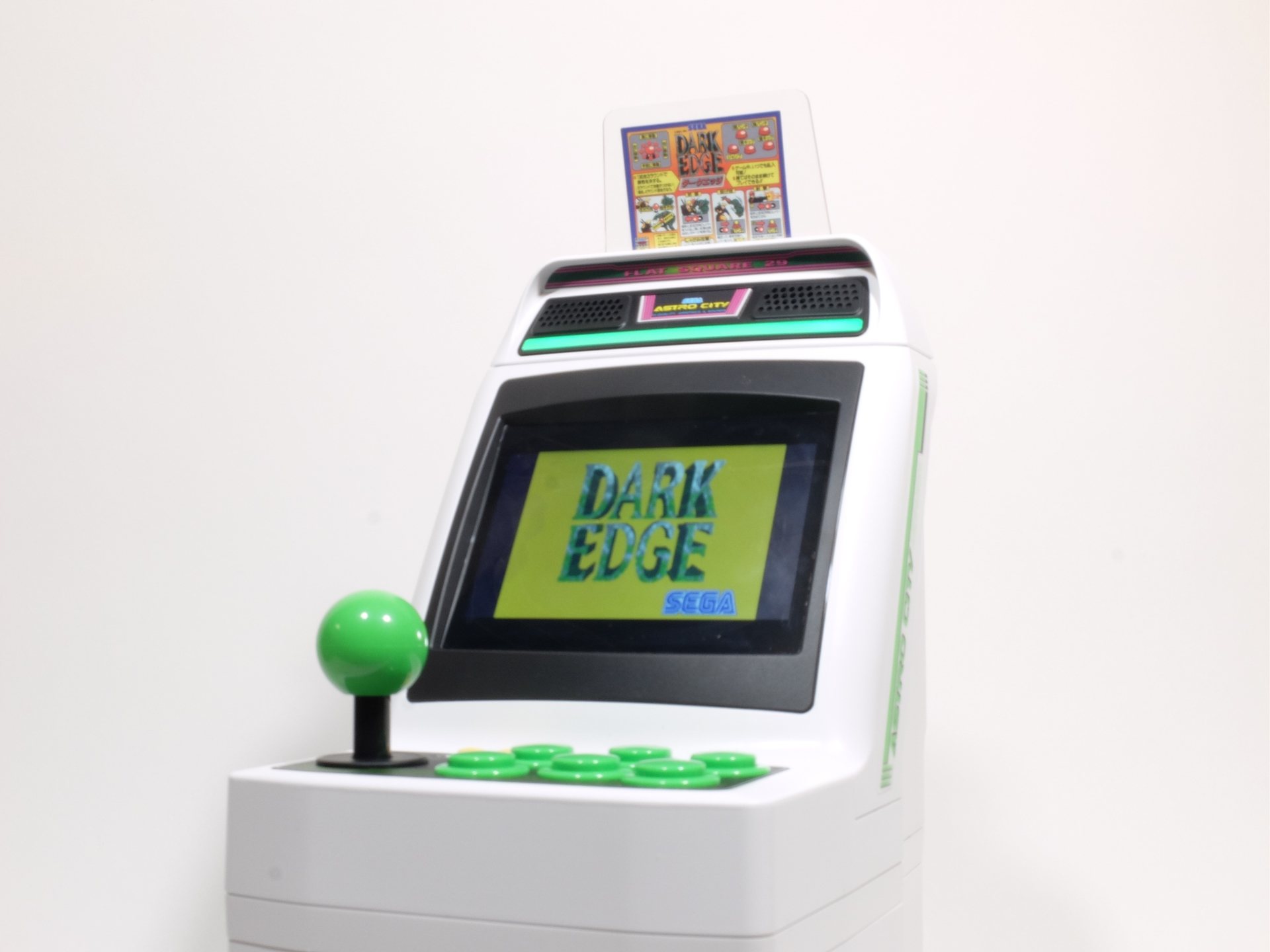 中サイズのインストラクションシールを貼った状態。ちょうどいい感じ