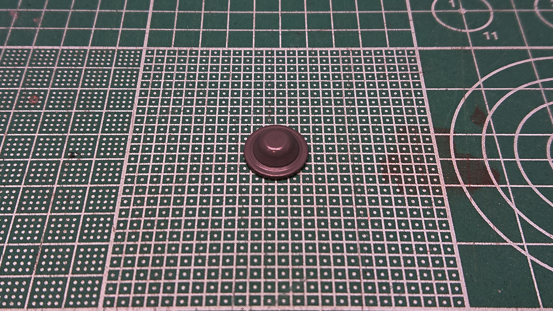 脚部同様、MSFにパーツを組み付けていけばすぐに組み上がってしまいます。お皿に見えるパーツがシールド接続用の金属パーツです。ガンプラにこの機構が標準搭載されるのはうれしいですね