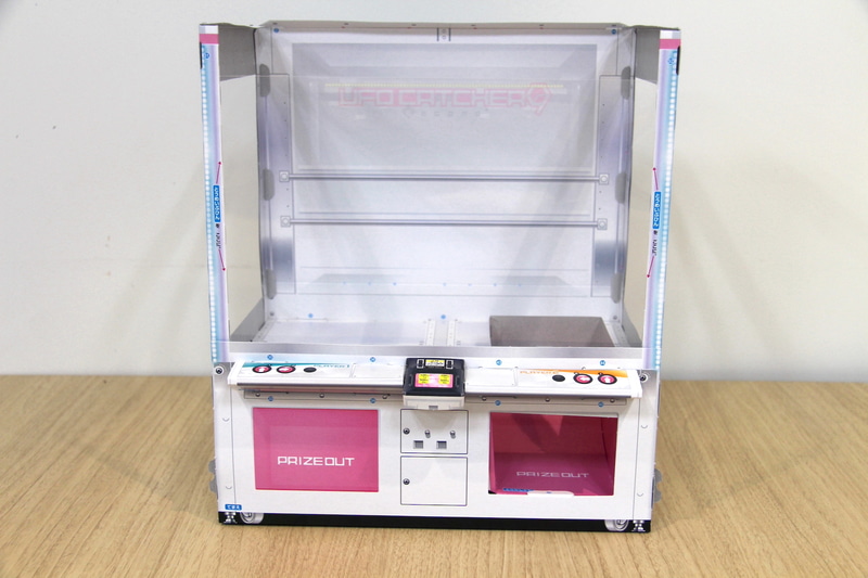 UFOキャッチャーのボタン部分も。こちらは3つのパーツで構成されている