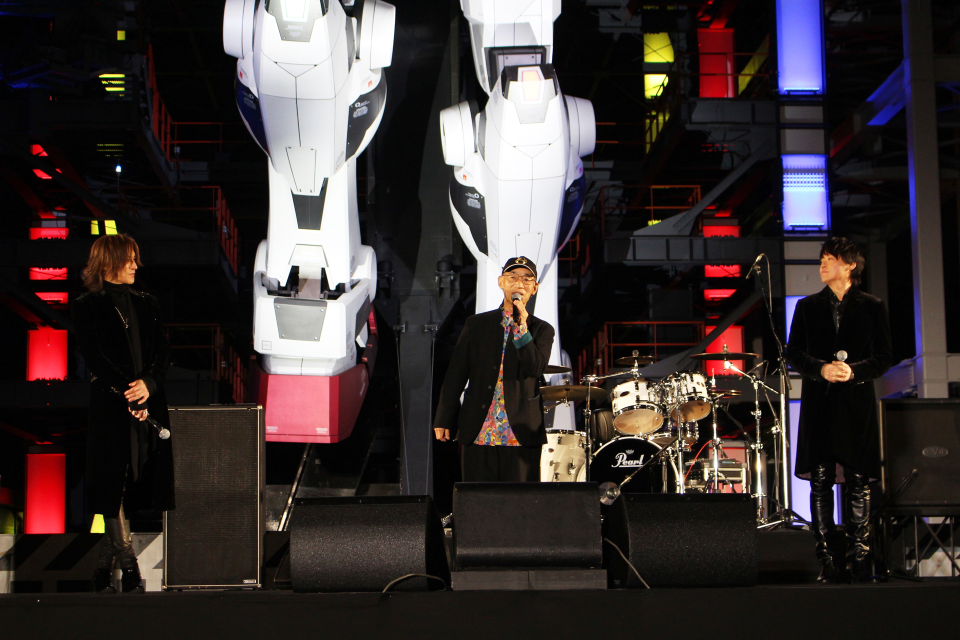 左からSUGIZOさん、富野氏、RYUICHIさん