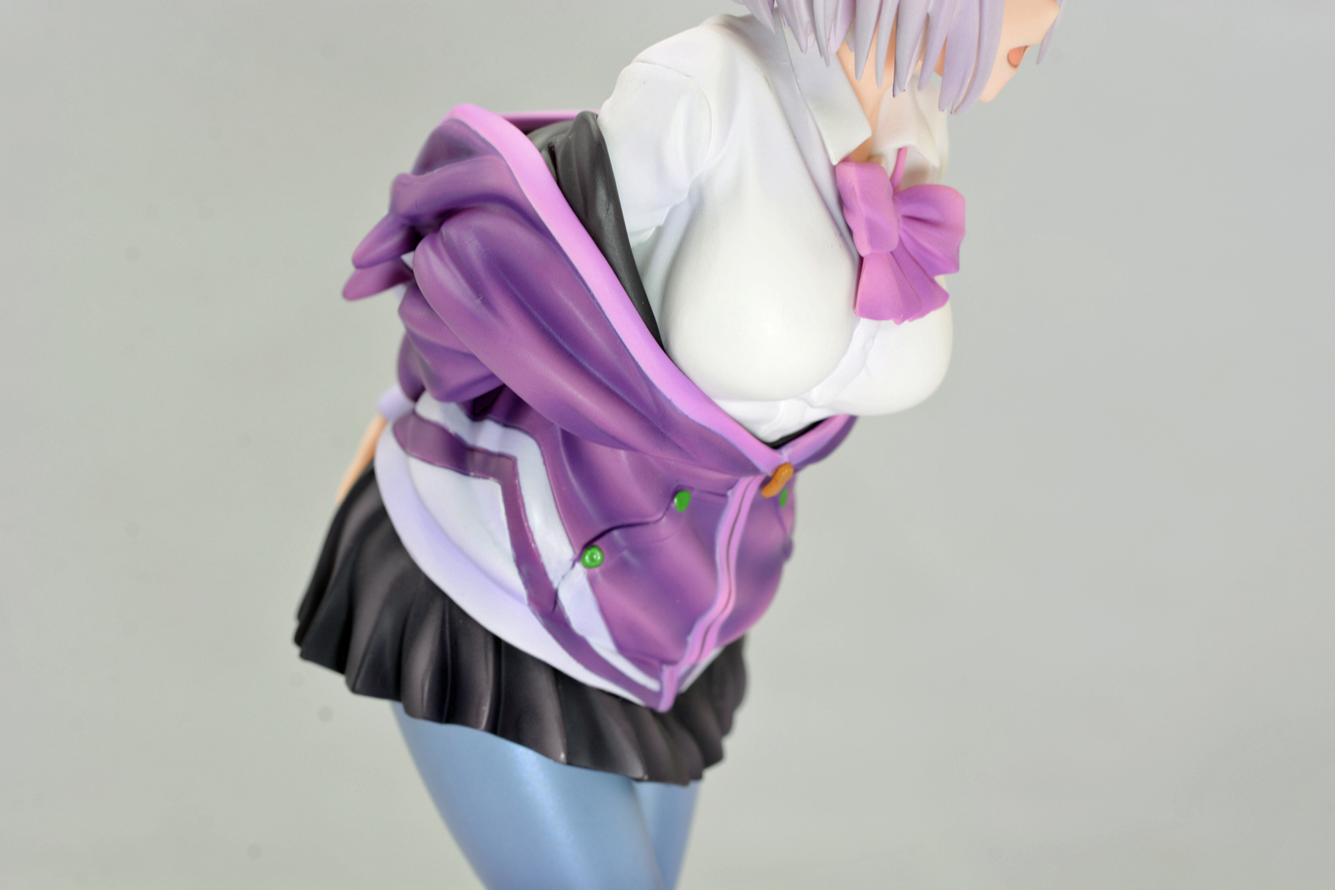 アカネはスタイルが良い。胸を強調するようなポーズも、アカネの“見せたい自分”を感じさせられる