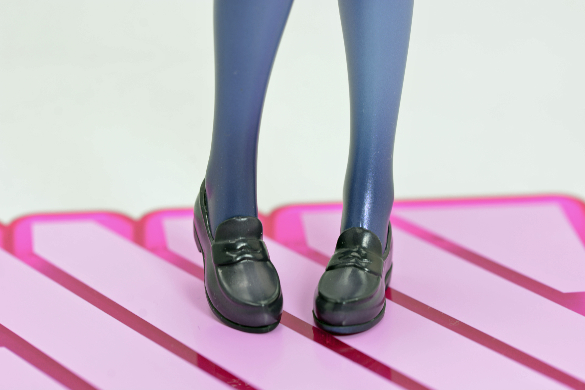 靴の造形も細かい