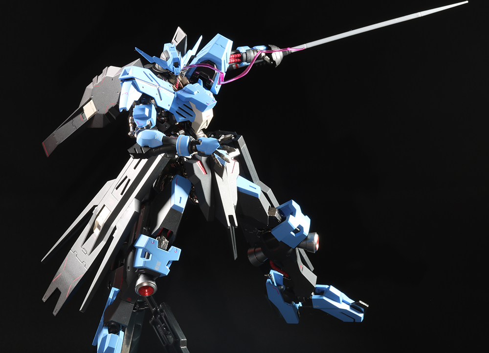 足部のハンターエッジは展開が可能。