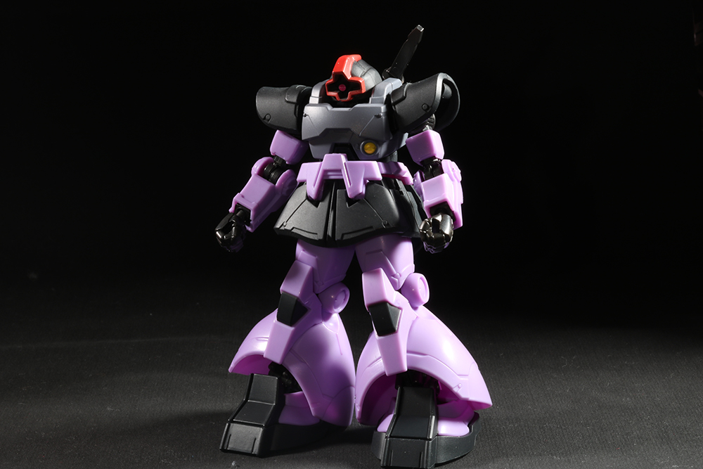 約11cmなのでHGガンプラよりも少し小さいくらいの大きさ。