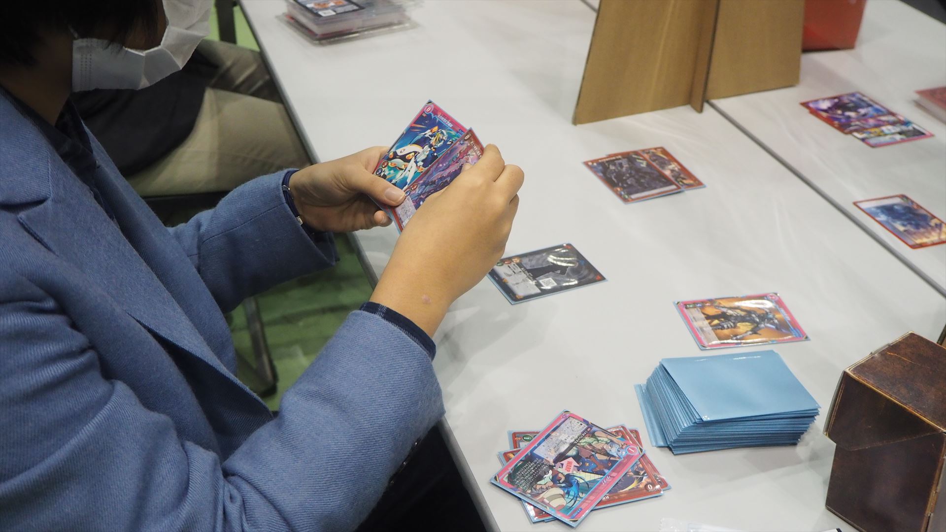 参加者のみなさんは和気あいあいとしたムードで対戦していた