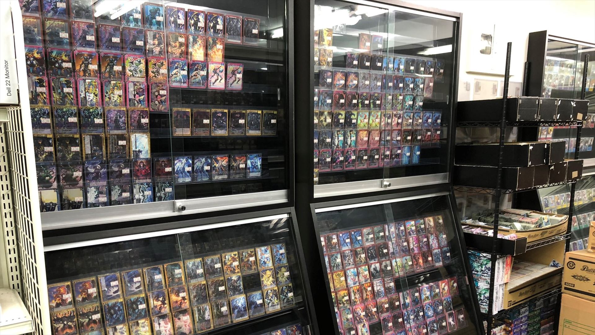 プレリリース初日にもかかわらず、シングルカードの在庫も充実していた