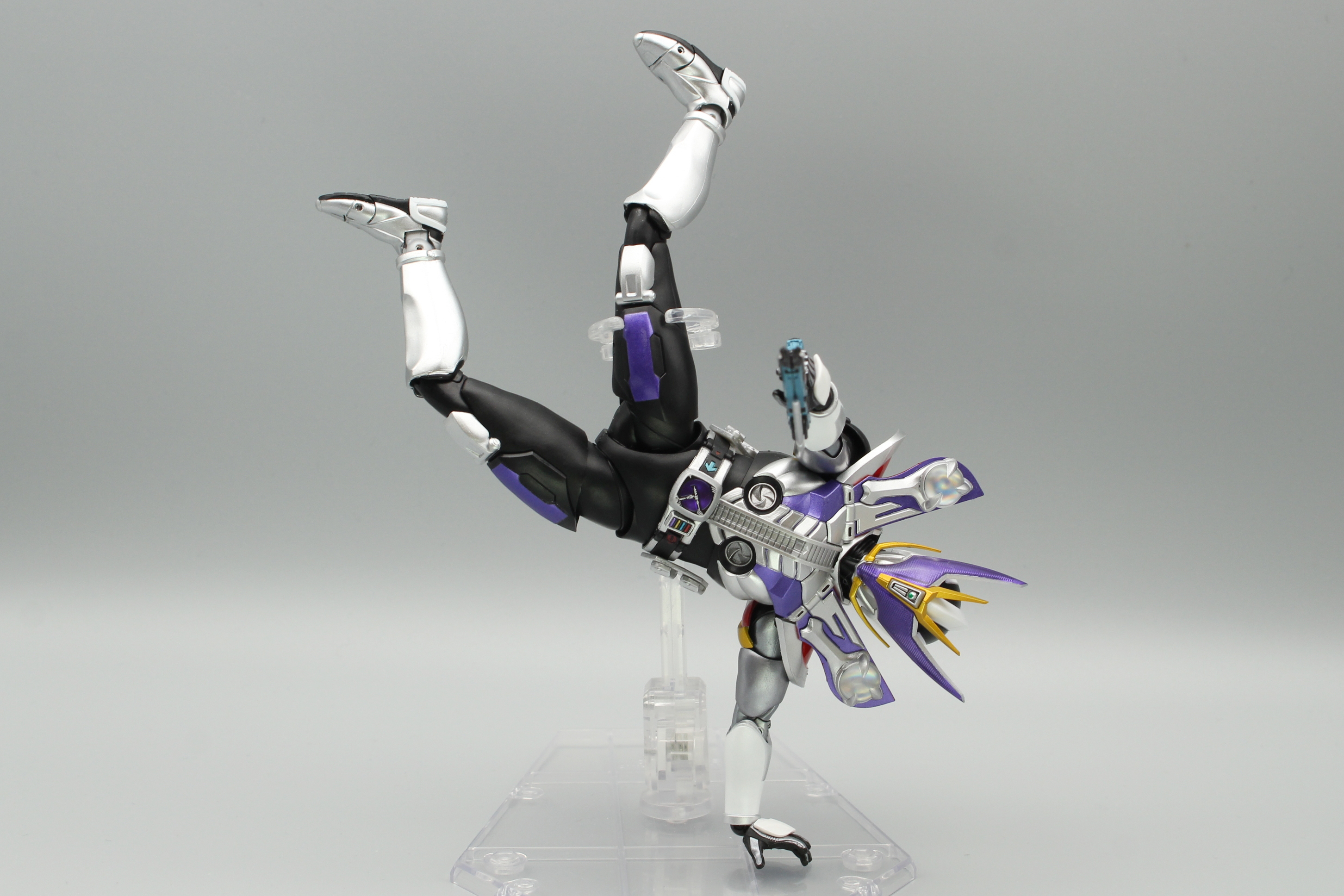 同じ素体ながら、ポージング次第でキャラクターの個性を引き出せる