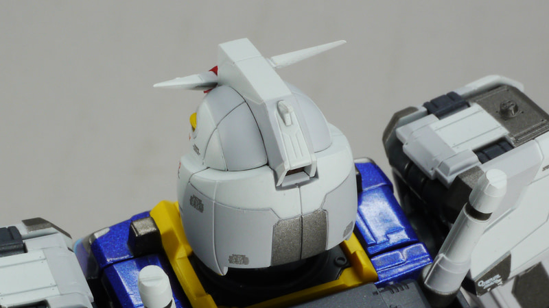 頭身バランス、各部のディテールはまぎれもない横浜の”動くガンダム”そのもの！足首以下の可動性能から接地性も高い印象です