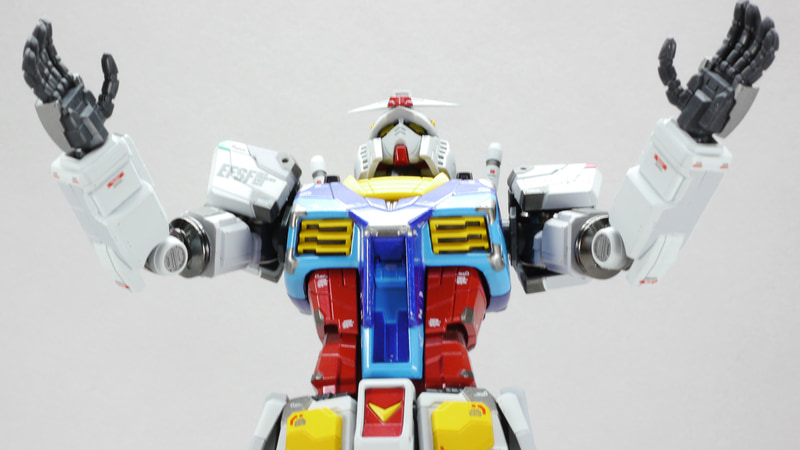 実機の起動実験をもとにポージングさせてみました。ピースポーズもできます！