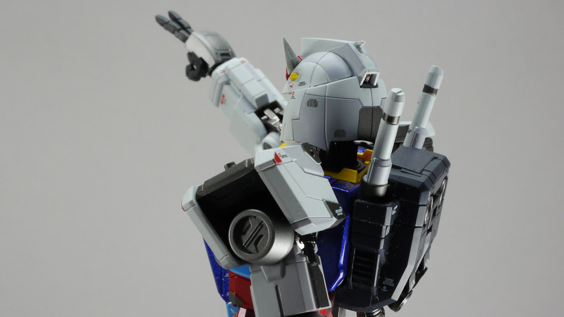 実機の起動実験をもとにポージングさせてみました。ピースポーズもできます！