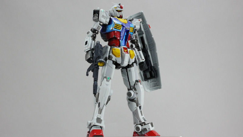 肘関節は前後に動かすのはたやすいのですが円盤の部分でのロール機構もあります。とても硬くて最初は回りませんでしたがじっくりやっていくと回りだします