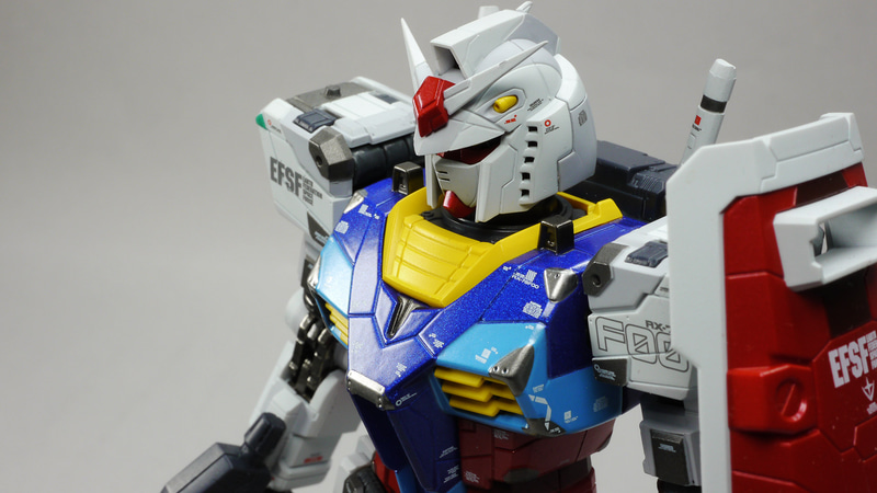 肘関節は前後に動かすのはたやすいのですが、円盤の部分でのロール機構もあります。とても硬くて最初は回りませんでしたがじっくりやっていくと回りだします