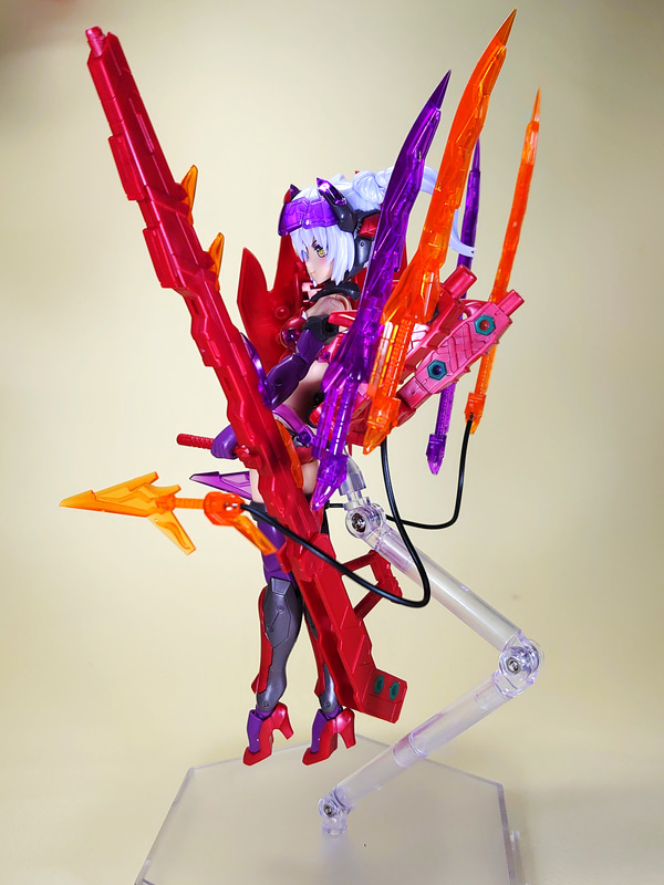 左から。遠隔武器用のリード線は2本付属しているのですが、あと2本用意して、ボーナスパーツと合わせて合計4つ飛ばしても面白いでしょうね