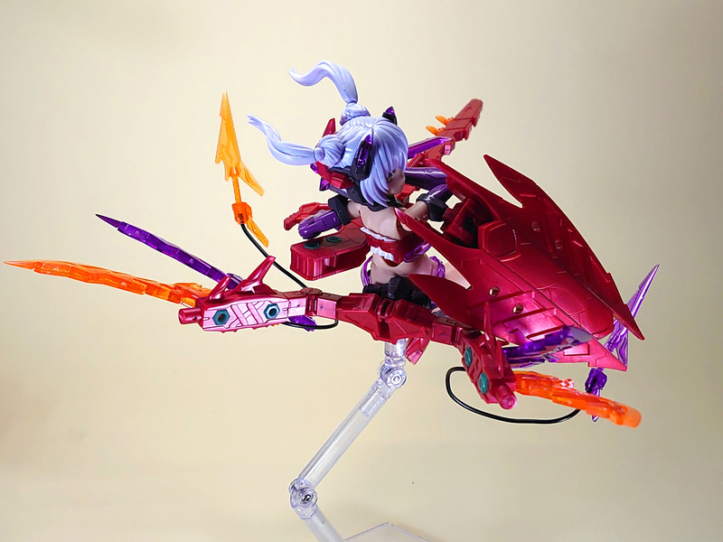 背面。チラリと見える右目がセクシーなのです