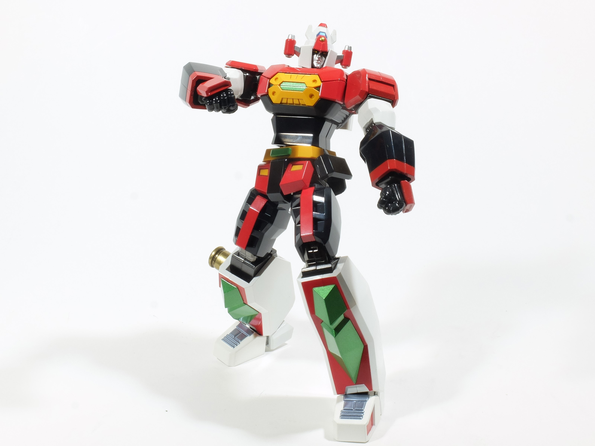 「超合金魂 GX-83 闘将ダイモス F.A.」では薬莢の出っ張りだけを見せる形で表現、突然足を撃たれた感じが再現できた